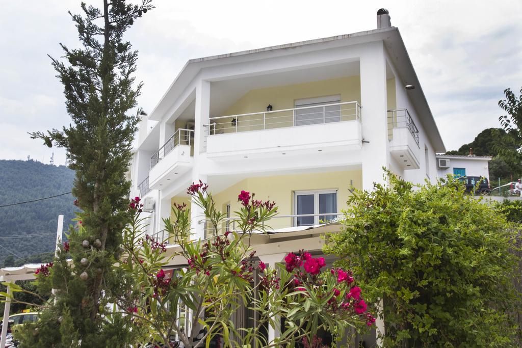 Iridanos Apartments Skiathos stad Exteriör bild